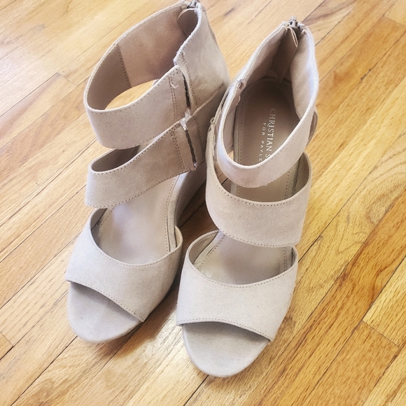Christian Siriano size 10 Beige wedge heel sandals - Picture 1 of 4